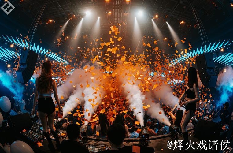 青青草原色彩交织大伊人精品盛典 青青草原色彩交织大伊人精品盛典